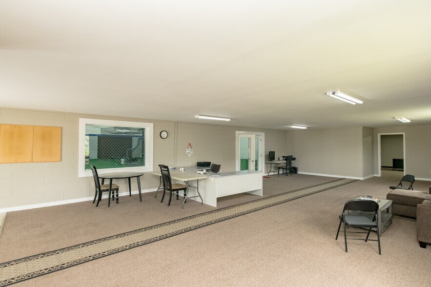 More Photos Of 1266 E Stuart Dr, Hillsville Industrial For Sale