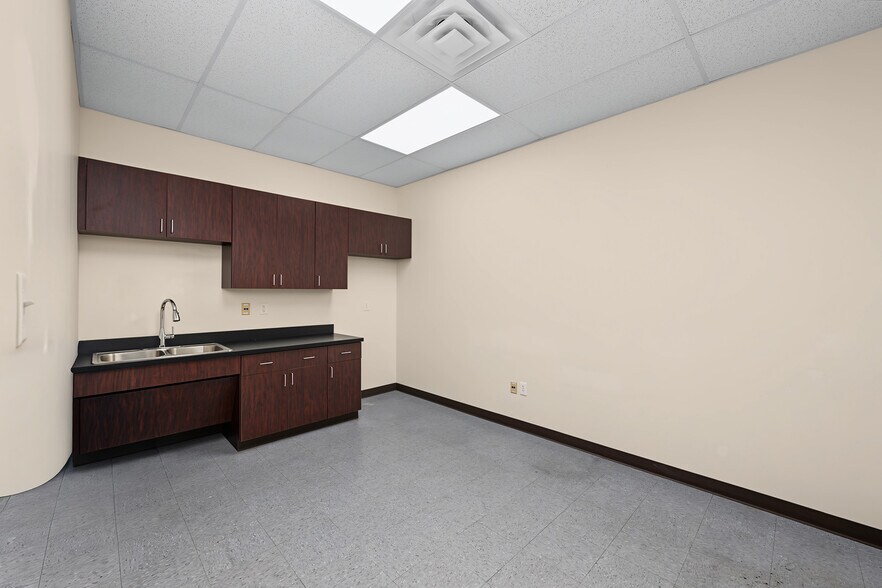 More Photos Of 10845 Strang Rd, La Porte Warehouse For Lease