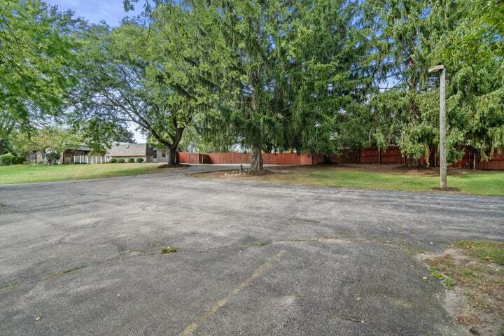 More Photos Of 110 E Oak Crest Dr, Wales Specialty For Sale