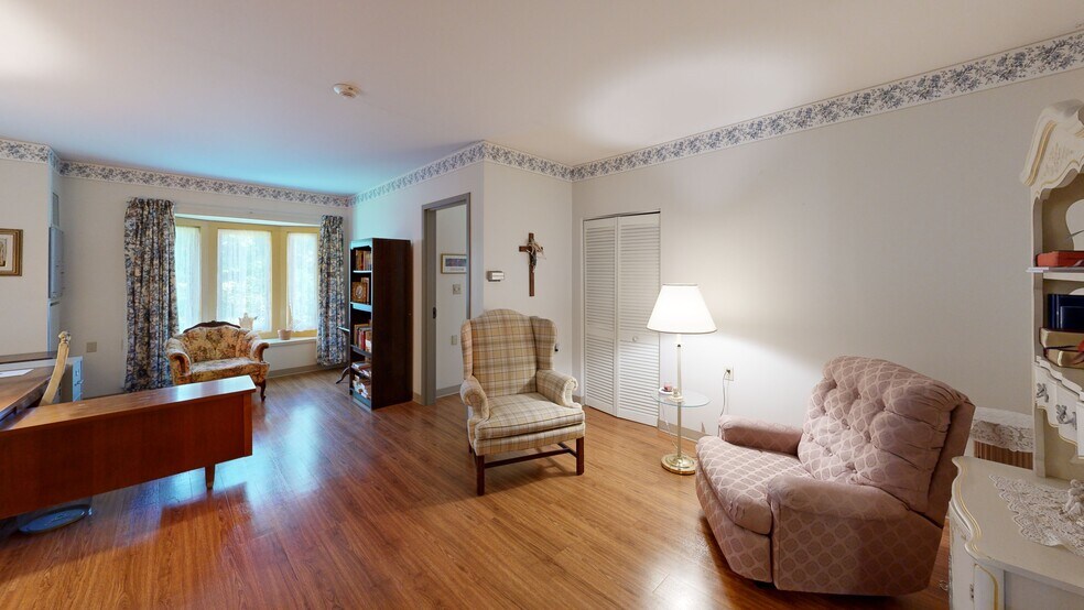 More Photos Of 39 N Portage Path, Akron Shelter For Sale
