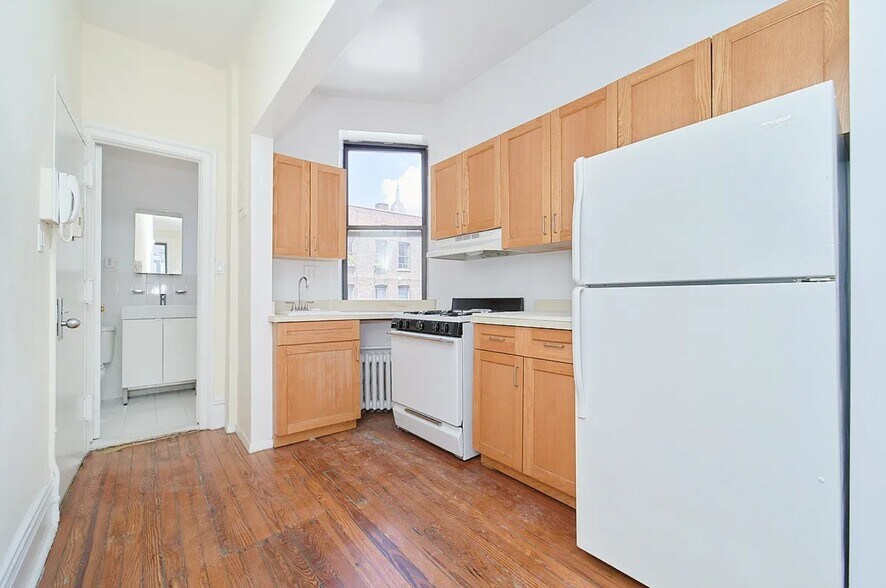 More Photos Of 239 W 20th St, New York Apartments For Sale