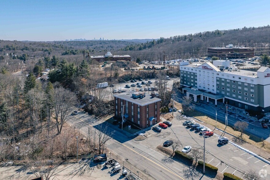 More Photos Of 440 Totten Pond Rd, Waltham Office For Lease