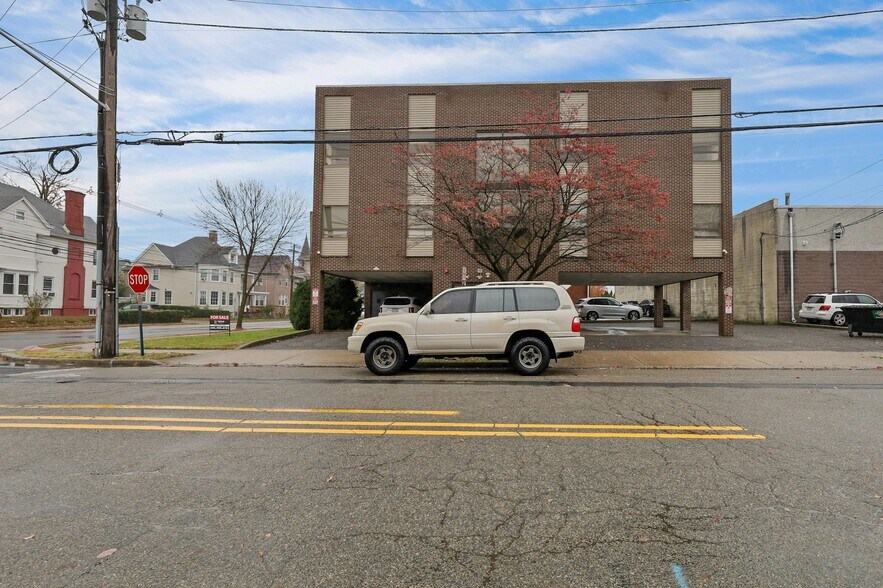 More Photos Of 117 Central Ave, Hackensack Office Residential For Lease
