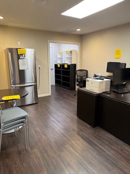 More Photos Of 119 E Main St, Norman General Retail For Lease