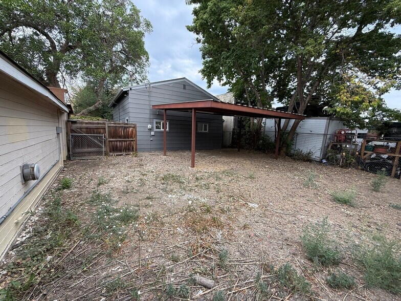 More Photos Of 1460 Chase St, Lakewood Warehouse For Lease