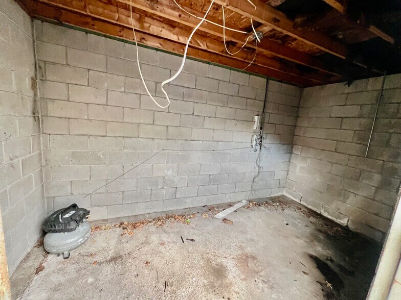 More Photos Of 15095 Maccorkle Ave, Cabin Creek Auto Repair For Sale