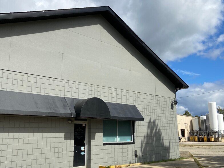 More Photos Of 4865 Carpenter Rd, Ypsilanti Warehouse For Sale