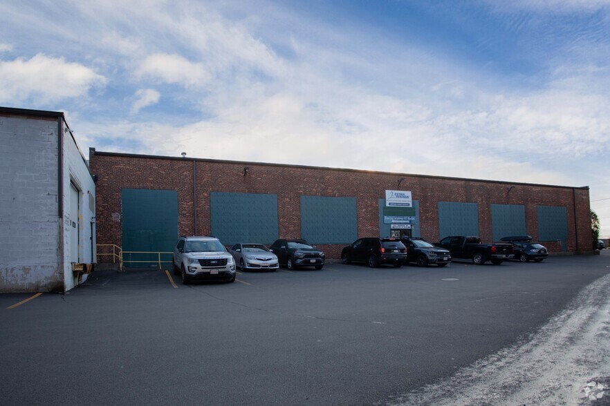 More Photos Of 100 Parker St, Watertown Research And Development For Lease