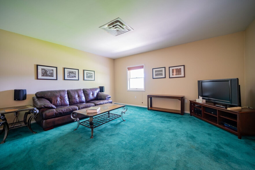 More Photos Of 2990 Bethel Rd, Columbus Funeral Home For Sale