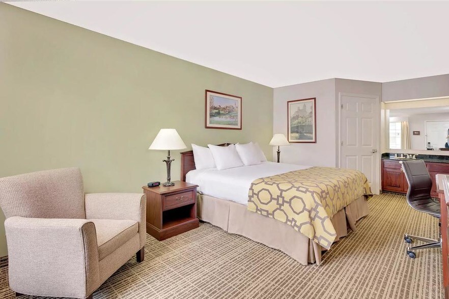 More Photos Of 360 Paul Huff Parkway, Cleveland Hotel For Sale