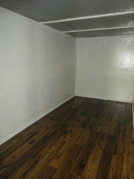More Photos Of 1071-1073 Commercial St SE, Salem Storefront For Lease