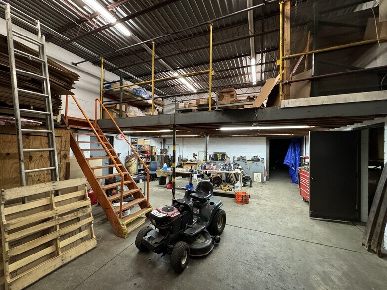 More Photos Of 905 Miami St, Akron Warehouse For Sale