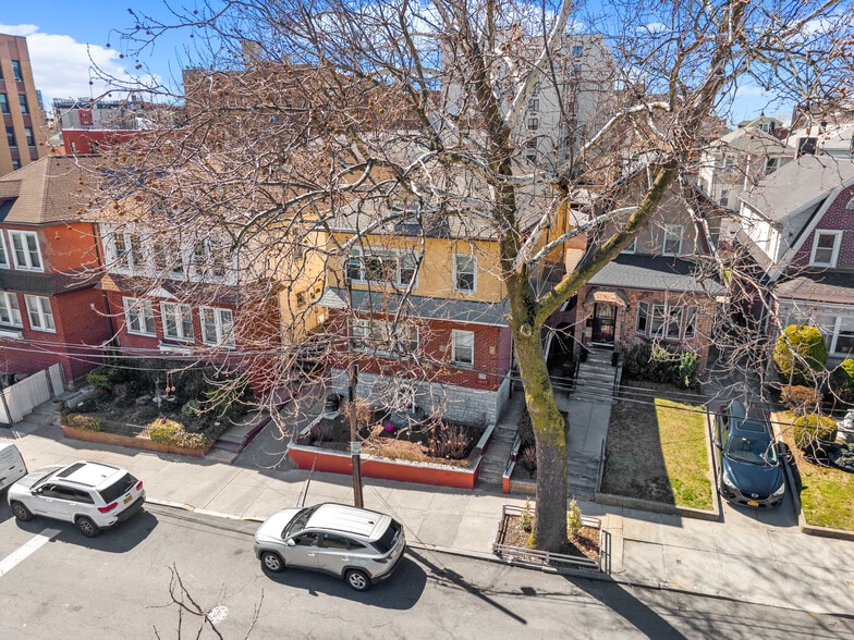 More Photos Of 1807 Willow Ln, Bronx Apartments For Sale
