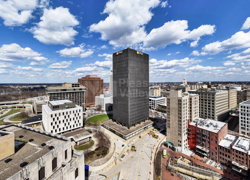 More Photos Of 1 Cascade Plz, Akron Office For Lease