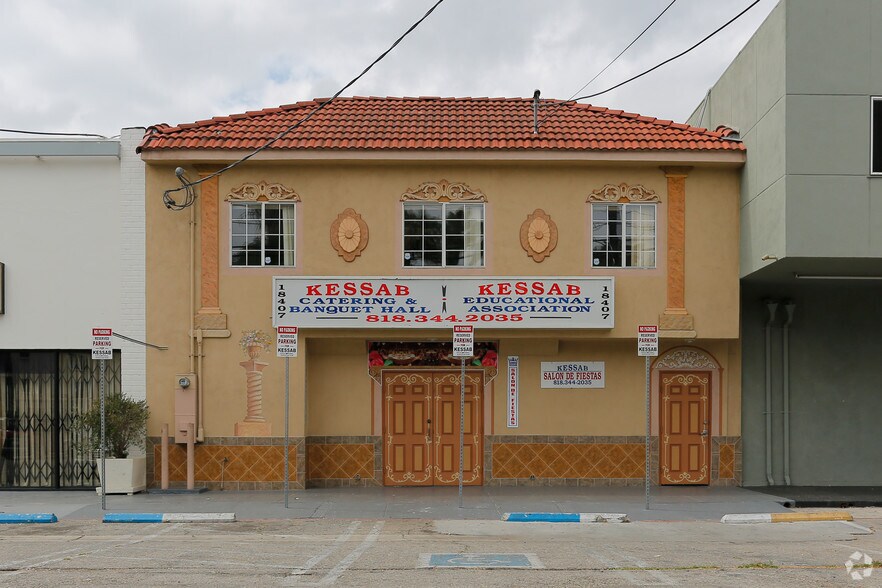 More Photos Of 18407 Sherman Way, Reseda Office For Sale