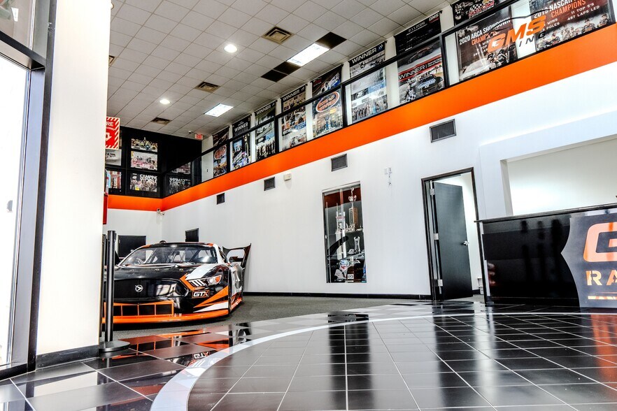 More Photos Of 320 Aviation Dr, Statesville Service For Sale