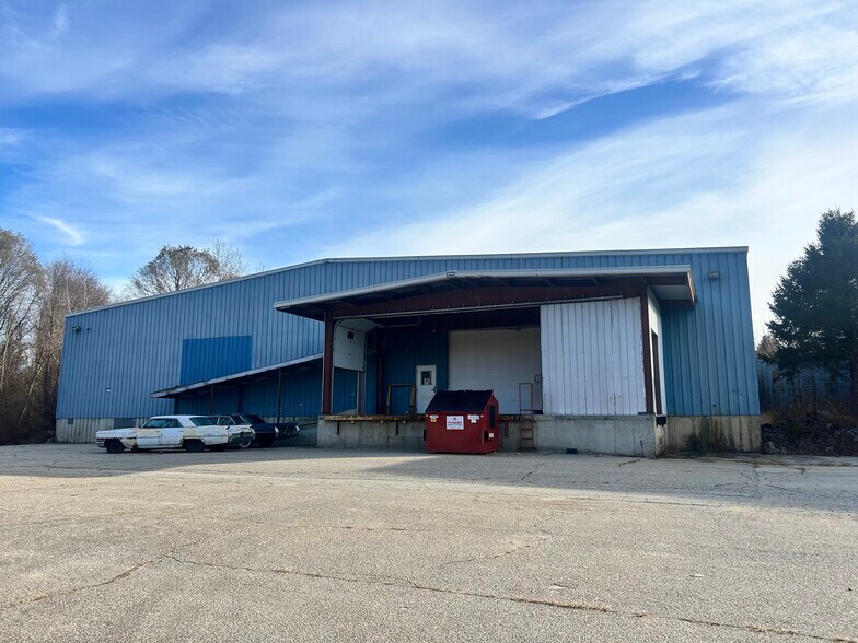More Photos Of 77 Merrimack St, Concord Warehouse For Lease