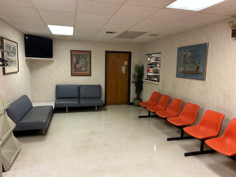 More Photos Of 310 35th St SE, Charleston Medical For Sale