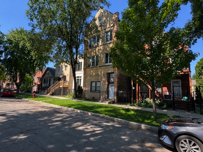More Photos Of 3320 S Carpenter St, Chicago Multifamily For Sale