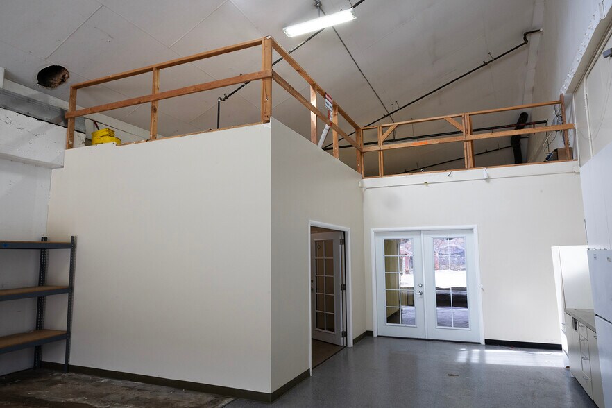 More Photos Of 833 S 19th St, Richmond Warehouse For Lease