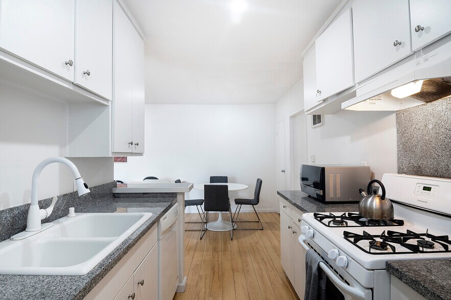 More Photos Of 2023 Preuss Rd, Los Angeles Apartments For Sale