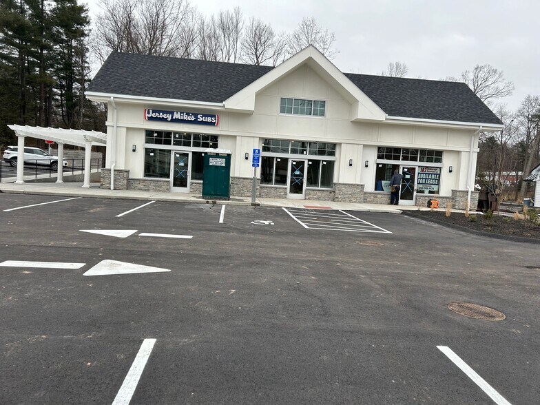 Primary Photo Of 182-192 W Main St, Avon Freestanding For Lease