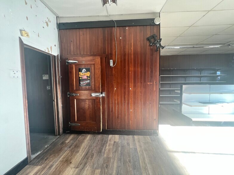 More Photos Of 176 Main St, Monroe Freestanding For Sale