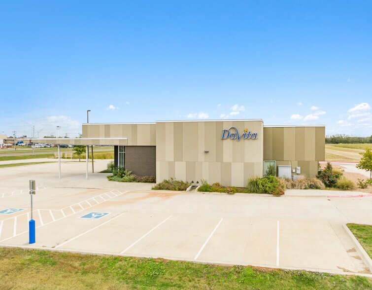 More Photos Of 2410 W Grant Ave, Pauls Valley Medical For Sale