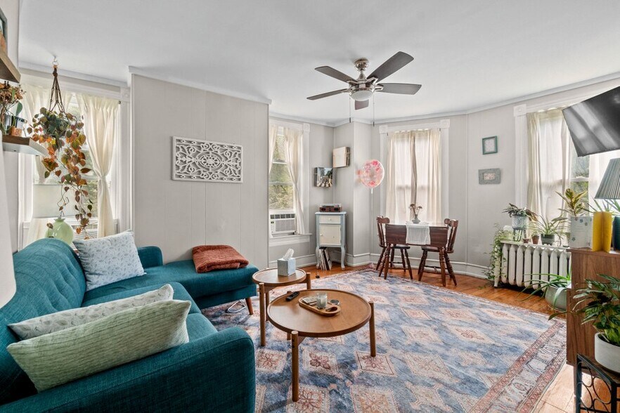 More Photos Of 5001 Roland Ave, Baltimore Apartments For Sale