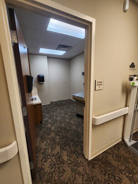 More Photos Of 8400 Northrun Medical Dr, Mechanicsville Office For Lease