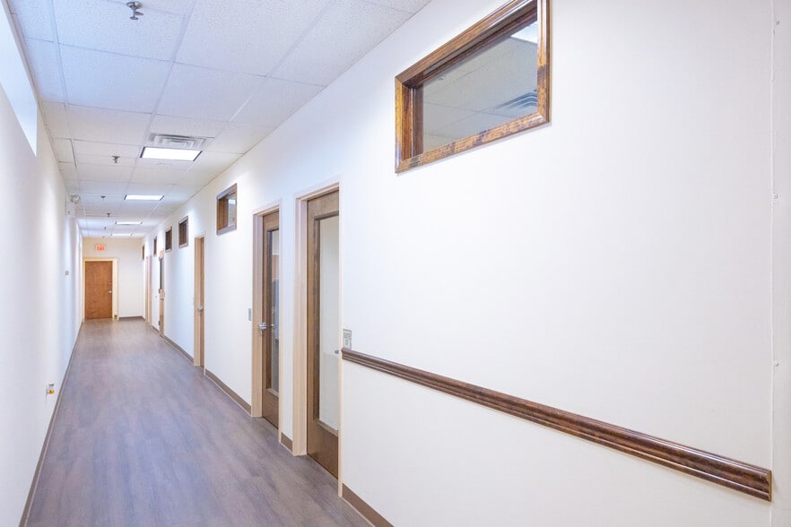 More Photos Of 202-206 Pegasus Ave, Northvale Warehouse For Lease