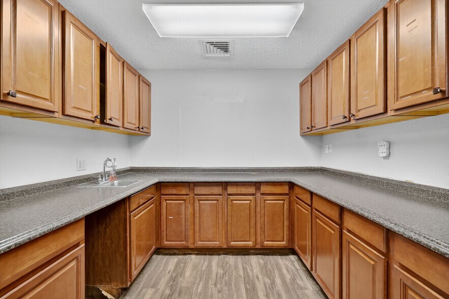 More Photos Of 8404 Us Highway 441, Leesburg Freestanding For Lease