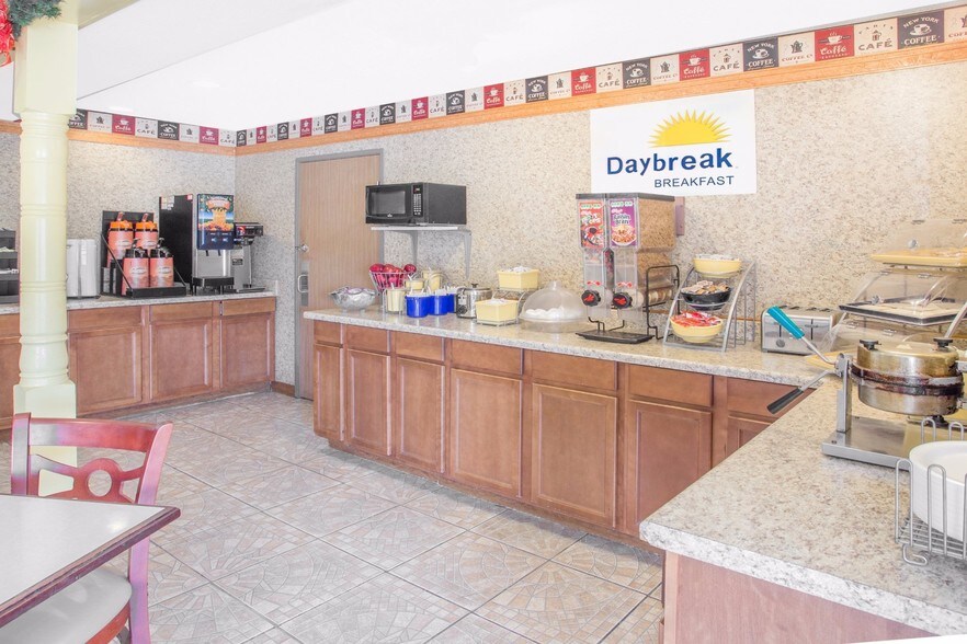 More Photos Of 912 US Highway 65/82 South, Lake Village Hotel For Sale