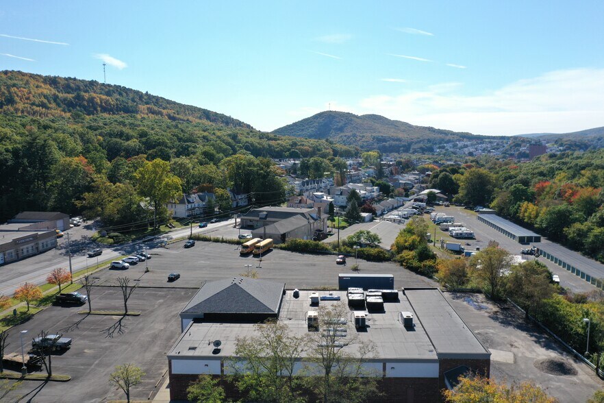 More Photos Of 1099 E Broad St, Tamaqua Storefront Retail Office For Sale