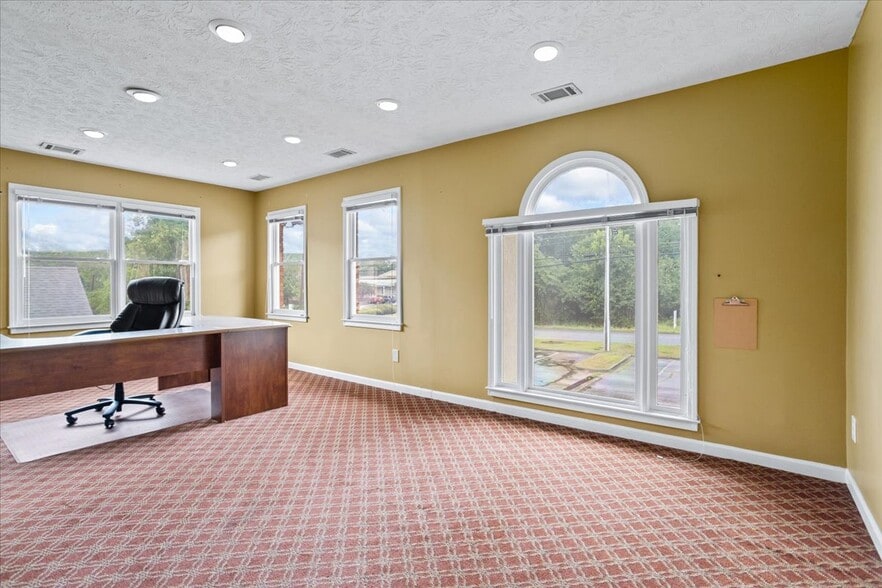 More Photos Of 883 Commerce Dr SW, Conyers Office For Lease