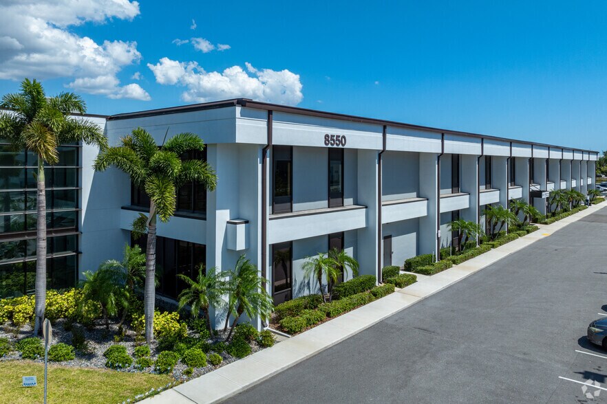 More Photos Of 8550 Ulmerton Rd, Largo Office For Lease