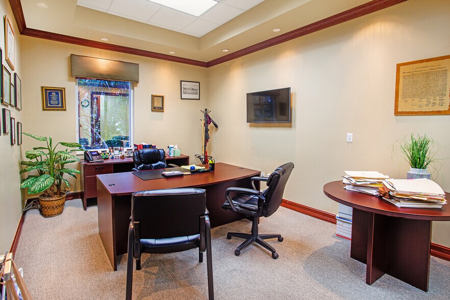 More Photos Of 2883 Executive Park Dr, Weston Office For Sale