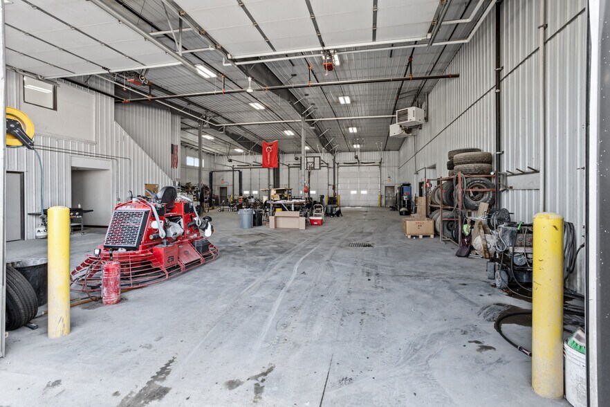 More Photos Of 3820 37 Ave S, Fargo Manufacturing For Sale