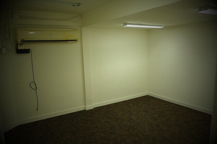 More Photos Of 906 N Alvarado St, Los Angeles Storefront Retail Office For Lease
