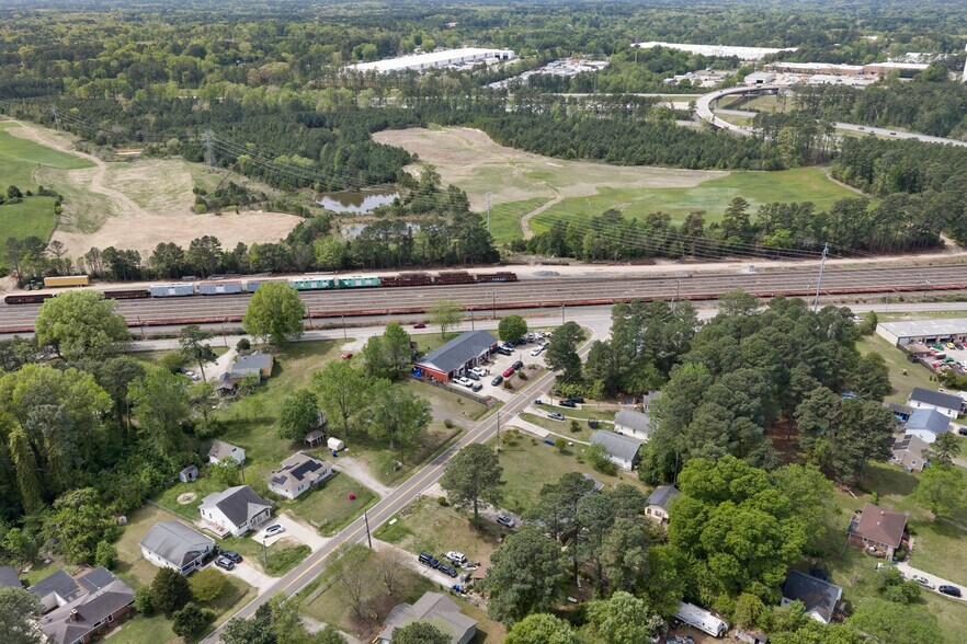 More Photos Of 921 Midway Ave, Durham Auto Repair For Sale