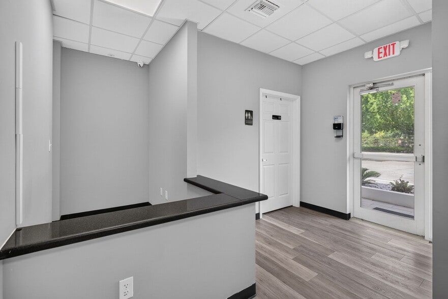 More Photos Of 8080 Pasadena Blvd, Pembroke Pines Office For Lease