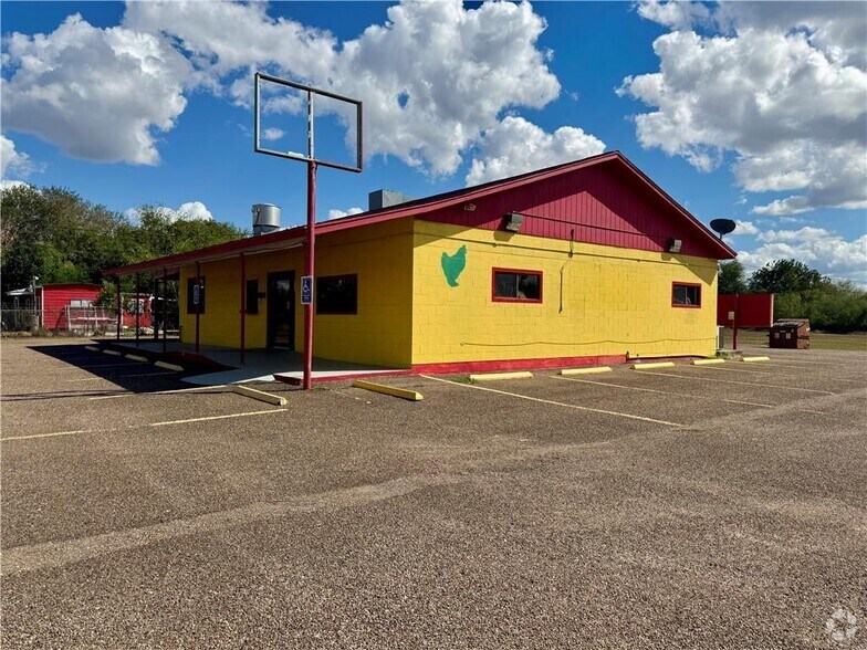 More Photos Of 200 Cecilia St, Alice Convenience Store For Lease