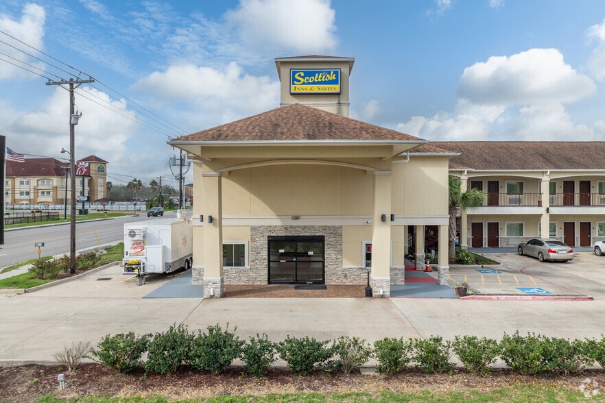 More Photos Of 5525 7th St, Bay City Hotel For Sale