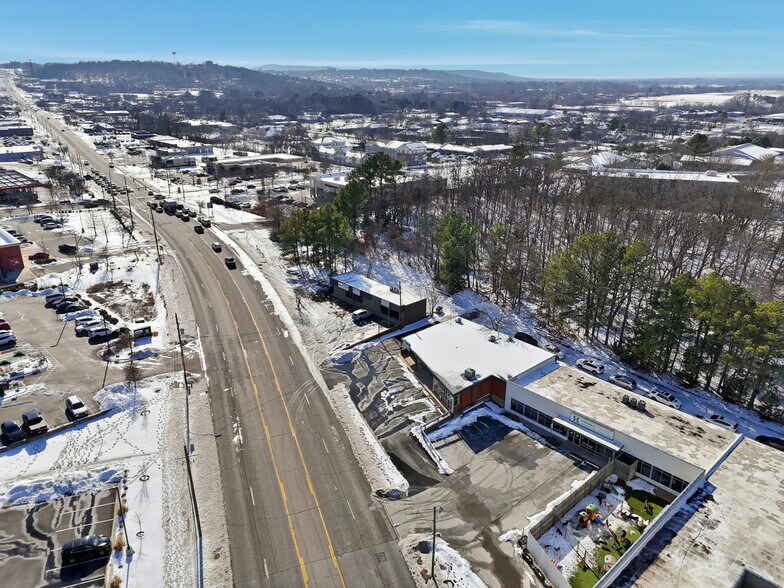 More Photos Of 2417 N College Ave, Fayetteville Freestanding For Lease