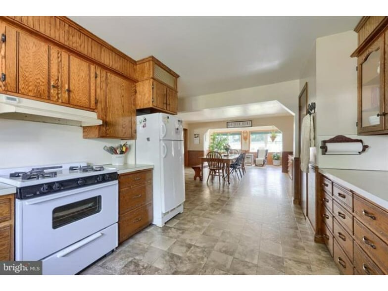 More Photos Of 240 Railroad Ave, Bird In Hand Flex For Sale