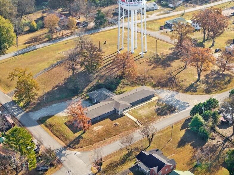 More Photos Of 105 Kentucky Ave S, Parsons Light Distribution For Sale