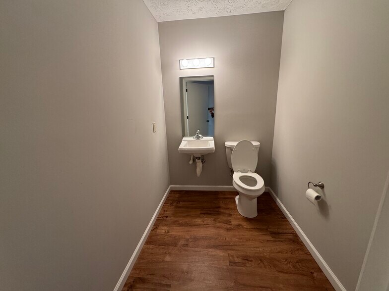 More Photos Of 624-630 Dolly Parton Pky, Sevierville Office For Lease