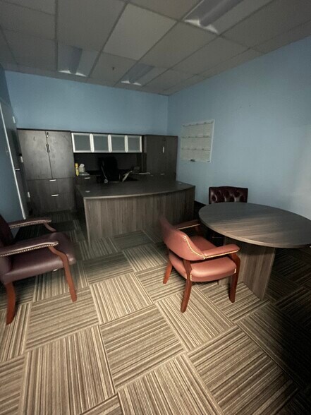 More Photos Of 8131 Ritchie Hwy, Pasadena Freestanding For Lease