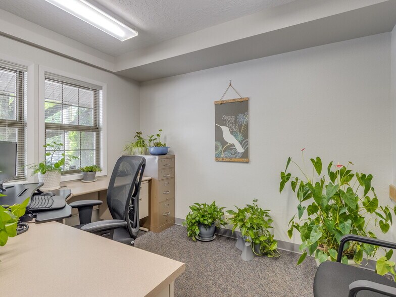 More Photos Of 319 NE 5th St, McMinnville Office Residential For Sale