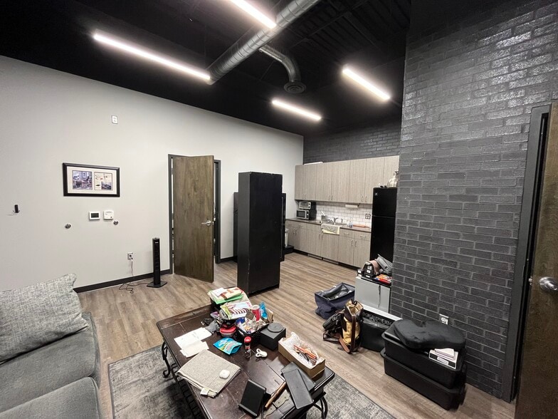 More Photos Of 4550 Preslyn Dr, Raleigh Light Distribution For Sale